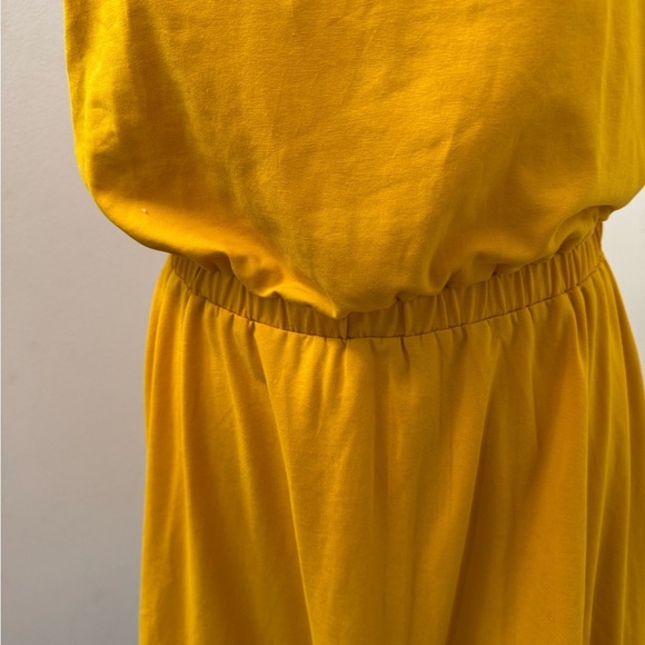 Newshows Women Gold Stretch Ruffled Smocked Sleeveless Halter Short Flare Dress - Picture 4 of 14